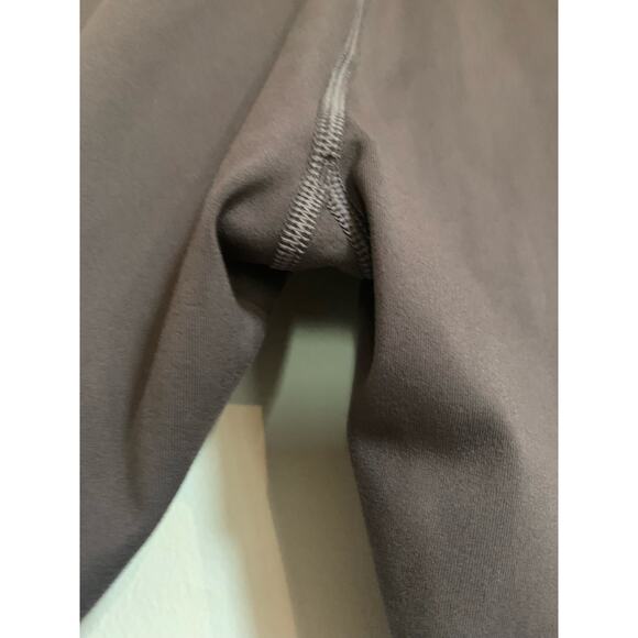 Victoria's Secret Size 4 Grayish Purple Ankle Leggings with Pockets - Picture 5 of 6